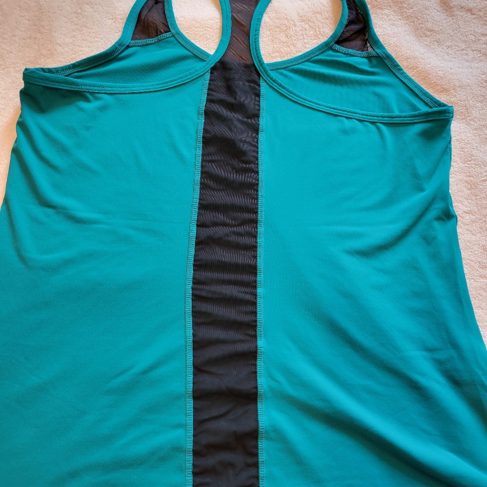 Fabletics workout top - Picture 2 of 3